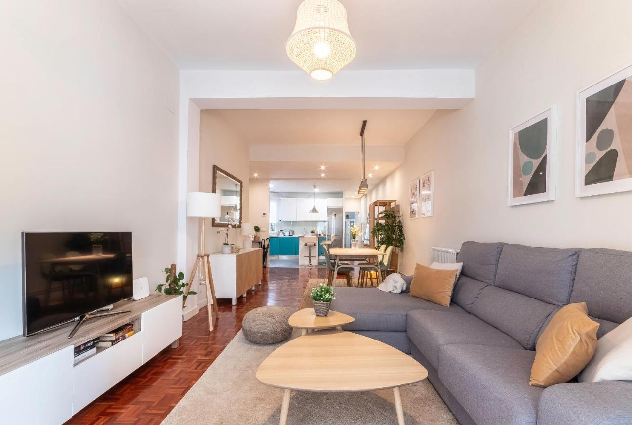 Apartment Spacious And Lovely In The Center Of *