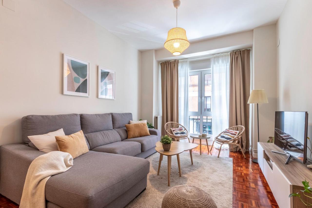 Spacious And Lovely In The Center Of Appartement *